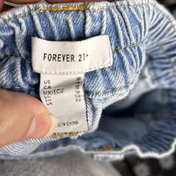 Forever 21 Plus Y2K 2000s Light Wash Baggy Denim Cargo Jeans - Picture 5 of 6